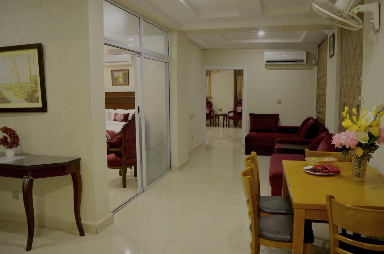 ฮอลิเดย์ แกรนด์ รีสอร์ต ภูร์บัน Hotel เมอร์รี ภายนอก รูปภาพ