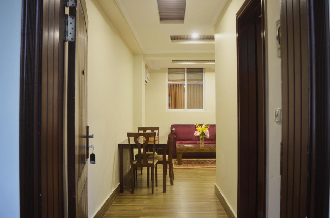 ฮอลิเดย์ แกรนด์ รีสอร์ต ภูร์บัน Hotel เมอร์รี ภายนอก รูปภาพ