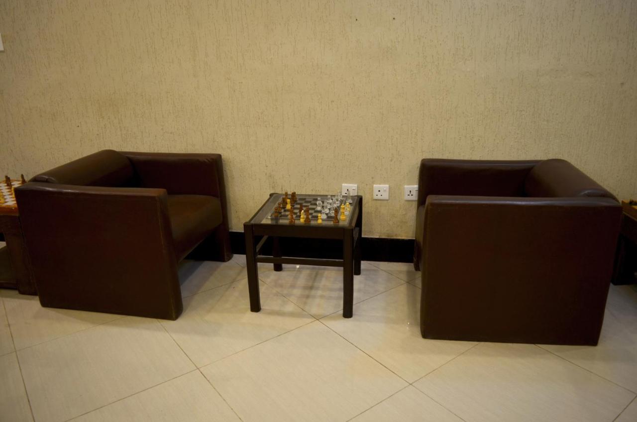 ฮอลิเดย์ แกรนด์ รีสอร์ต ภูร์บัน Hotel เมอร์รี ภายนอก รูปภาพ